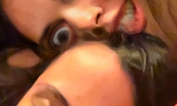 Chloé sort du groupe !! ALLER DEHOOORS !! ➡️(PS: avec humour)