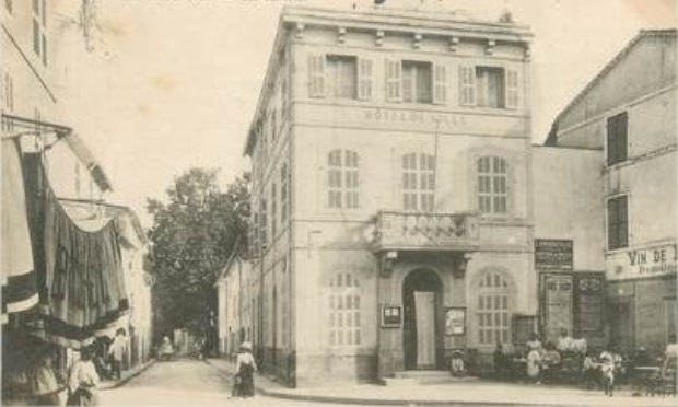 NON à la destruction du centre-ville historique de La Crau!