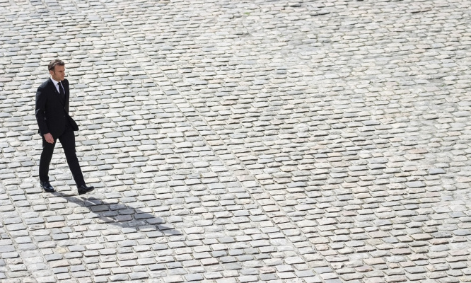 Stop à la société anxiogène (pass sanitaire, pass vaccinal, pass carbone, pass européen, les masques, l'UE, l'OMS et autres dérives de la secte Macroniste ! Oui au bonheur pour tous !