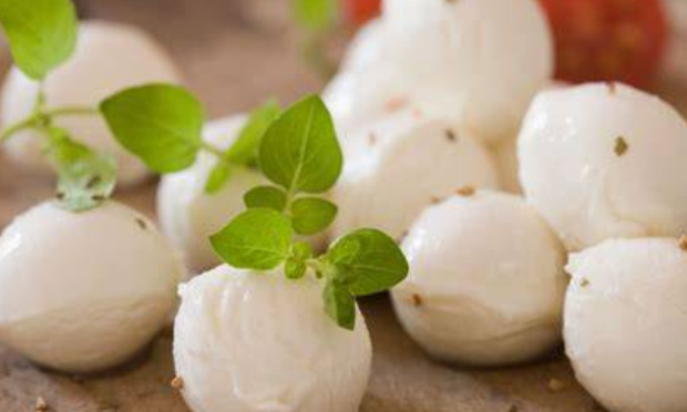 Pour l'emoji mozzarella