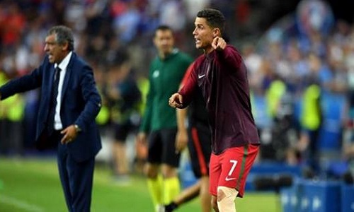 Nous réclamons à ce que la demi-finale de l'euro 2000, finale euro 2004 , demi finale coupe du monde 2006 soient rejoués !