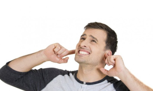 Halte aux nuisances par le bruit anormal.