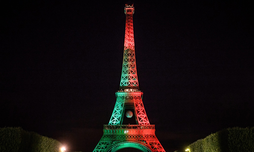 La Tour Eiffel aux couleurs du Portugal/ Torre Eiffel com as cores de Portugal