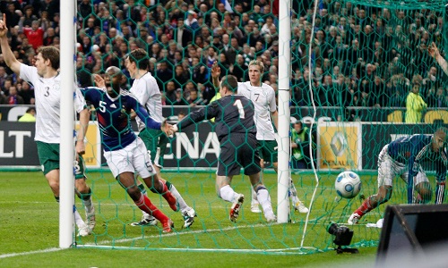 Rejouer le match France-R&eacute;publique d'Irlande, match de barrage pour la qualification &agrave; la Coupe du Monde de Football 2010 ( But sur main de Thierry Henry )