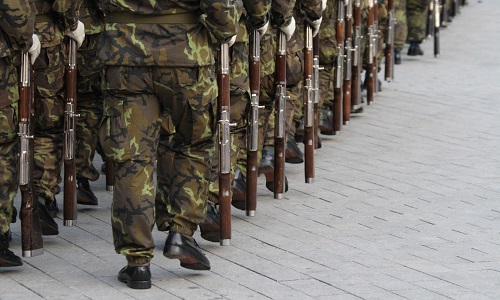Que le Service National Militaire soit obligatoire en France à partir de 18 ans