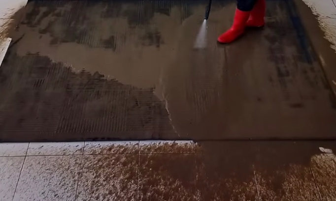 Stop au gaspillage d&rsquo;eau pour les tapis !