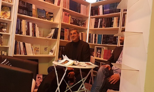 Pour la Paix contre les guerres , " la guerre , un massacre de gens qui ne se connaissent pas , au profit de gens qui se connaissent mais ne se massacrent pas " Paul Valery