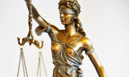 La justice pr&ecirc;t elle serment par LILITH?