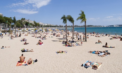 Supprimer l'arrêté de la mairie de Cannes qui interdit le Burkini sur les plages