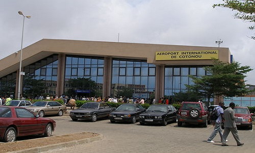 Au moins 500 signatures pour un changement des conditions d'accueil de l'aéroport international Cardinal Bernadin Gantin de Cotonou