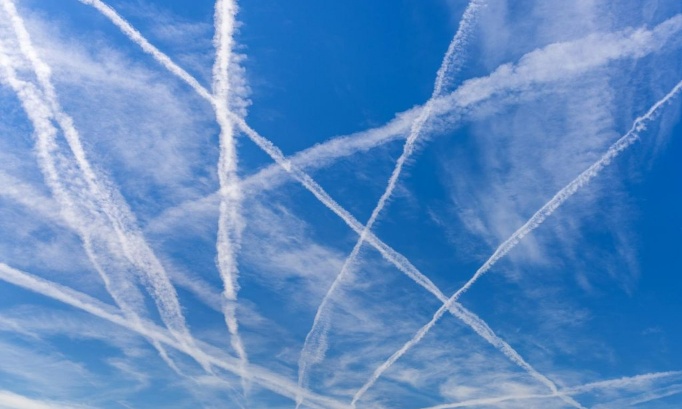 STOP au &eacute;pandage CHIMIQUE d'avion !