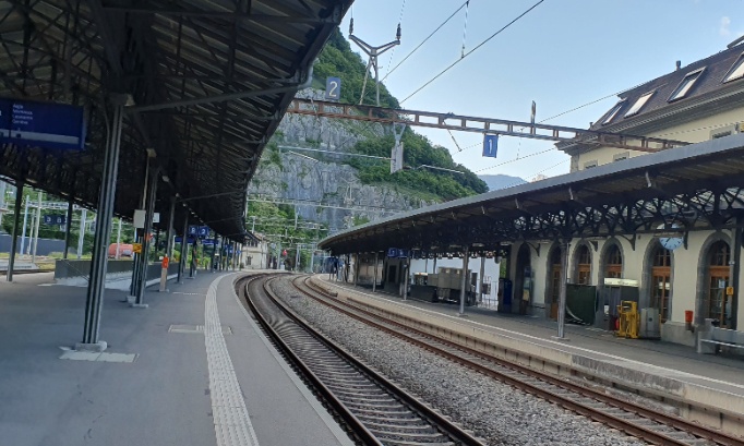 Pour un guide suisse des toilettes publiques dans les gares, dans les lieux publics.  