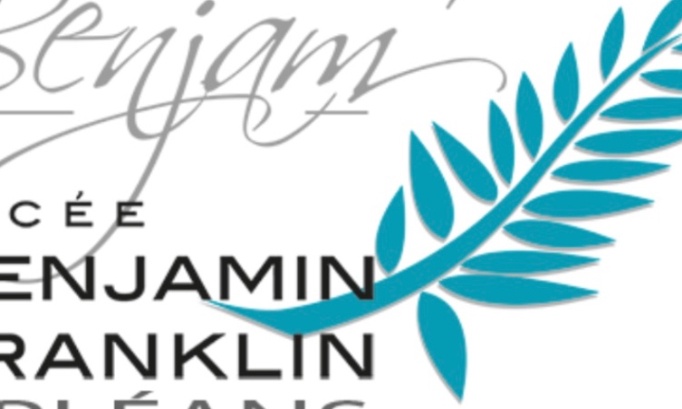 Le bal dans le gymnase, pas dans la cafet.