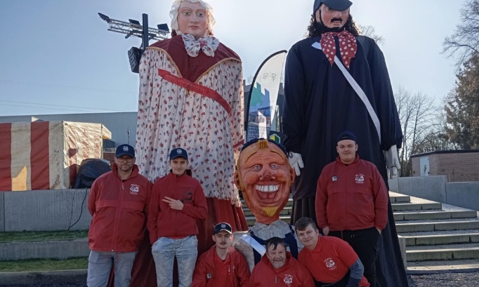 Refaire revivre le cortège à Wadelincourt et les géants