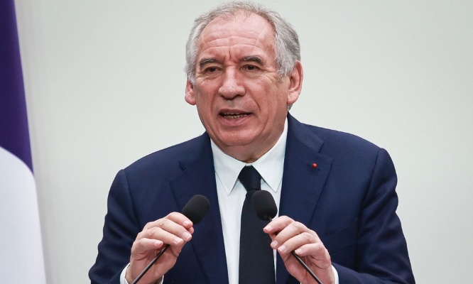 Non à la suppression de deux jours fériés !