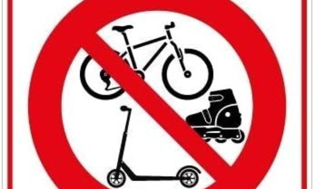 Pour le respect de l'interdiction des trottinettes électriques et des vélos sur les trottoirs !