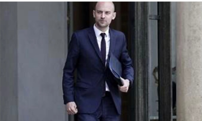 Démission de Mr. Jean-Noël, Barrot