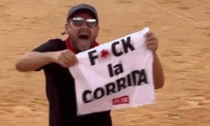 Soutien à Jeremstar en garde à vue pour avoir protesté contre la corrida