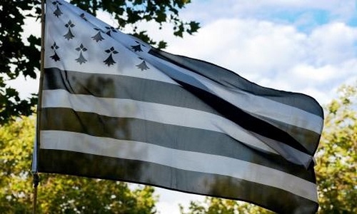 Pour l'ouverture d'un salon celtic BRETON  permanent