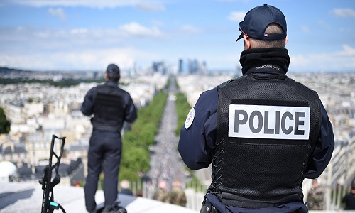 Solidarité avec la police française