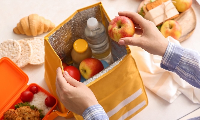 Pour le droit de conserver nourriture et boissons à l'internat