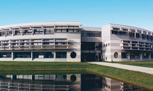 Les parents d'élèves solidaires des enseignants