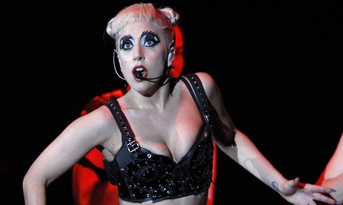 Please @ladygaga, stop politic, start the music