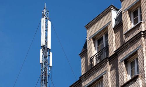 NON à l'antenne relais Free Mobile en cours d'implantation rue de la Pointe à l'Hermite - zone artisanale de Leves 28300