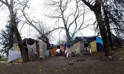 Campement de sans abris, boulevard Gallieni, Grenoble, hygiène publique