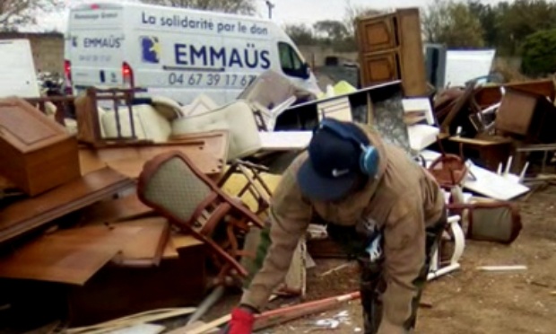 Pour l'octroi de titres de séjour aux compagnons d'Emmaüs