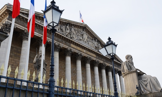 Pour une réduction des privilèges des élus et anciens...