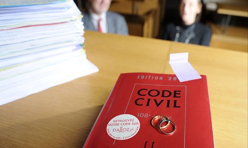 Femme battue et victime de non paiement de pensions alimentaires