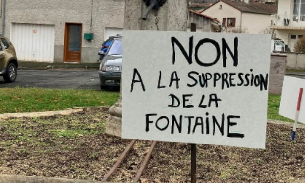 Pour le maintien de la fontaine place Jules Maigne à Langeac 43