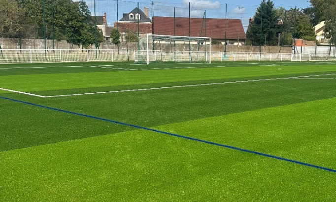 Pour la création d’un terrain synthétique à Villeneuve-la-Guyard