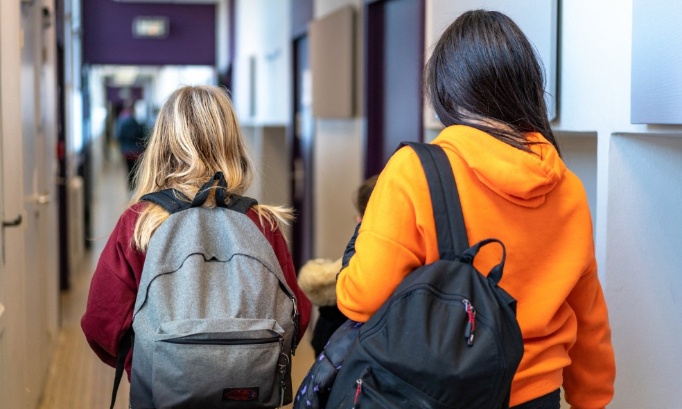 Pour les enfants victimes : exigeons un périscolaire sûr et responsable !