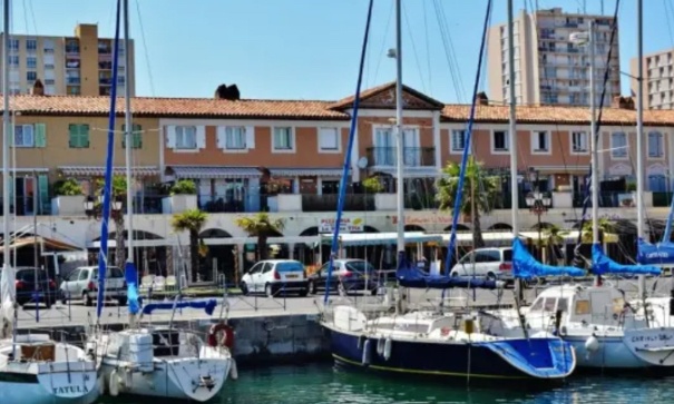 Contre le projet de réorganisation de l’agence de Sérézin du Rhône.