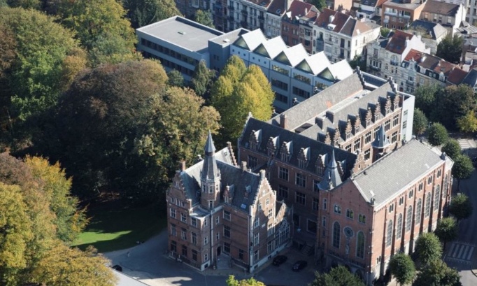 Pétition contre le changement d’horaire et de professeur en cours d’année