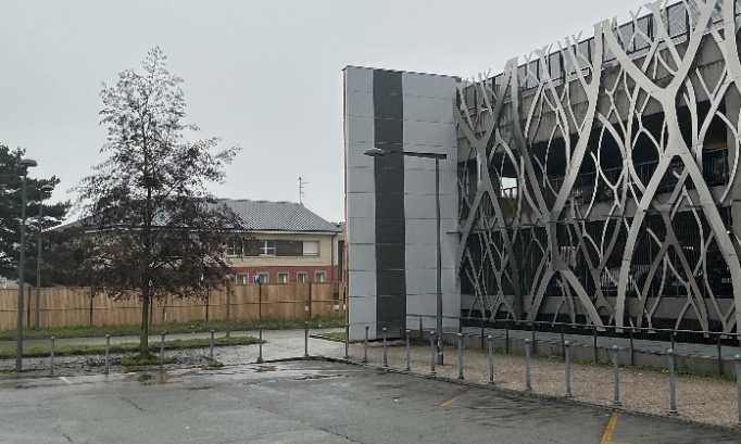 Pétition pour faire partir les gîtants derrière le parking de 4 cantons