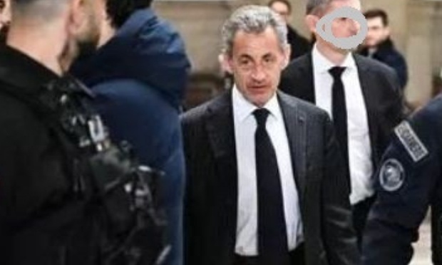 Pour l’exécution entière des peines pour les hommes politiques condamnés