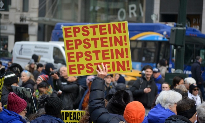 Pour une commission d'enquête parlementaire sur les liens Epstein-France