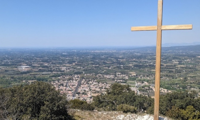 Sauvez la croix Corilou : empêchez son déboulonnage !