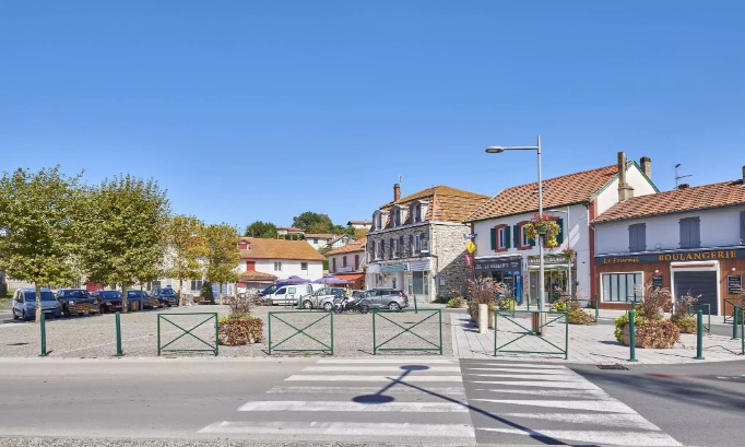 Sauvons la place centrale de boucau !