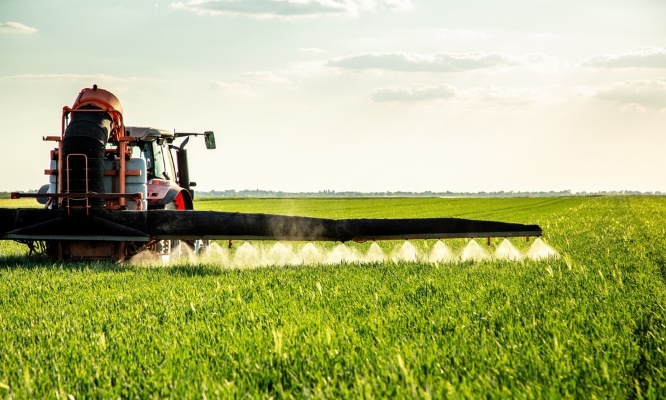 Eau et pesticides : stop au dictat de la FNSEA et de l'État