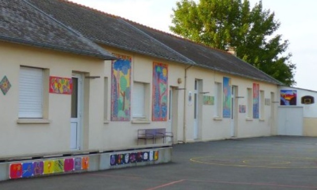 Pour que les classes de CP/CE et CM de l'&eacute;cole St Yves restent dans les locaux municipaux