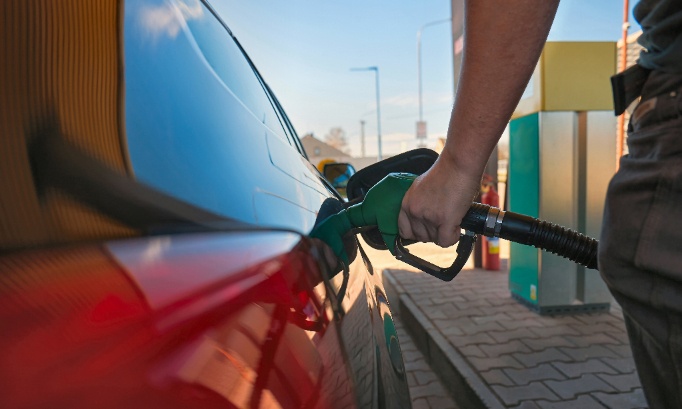 carburants :  STOP aux taxes sur les augmentations du prix du pétrole