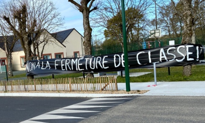 Non à la fermeture de classe à Pannecé !
