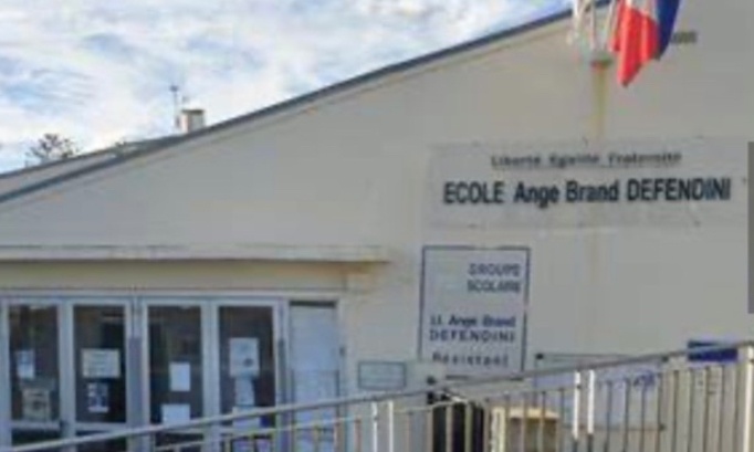 Non à la fermeture d’une classe à l’école DEFENDINI