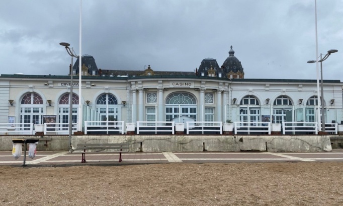 Non au déplacement du casino d'houlgate