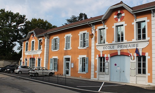 Non à la fermeture de l'école maternelle les jardins du paquis à Raon l'Étape dans les Vosges