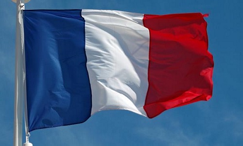 Non, le CSA ne peut pas interdire le drapeau français dans les vidéos des élections